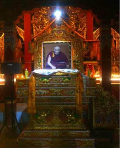 6月28日，西藏称多县须玛寺法会上供奉尊者法相
