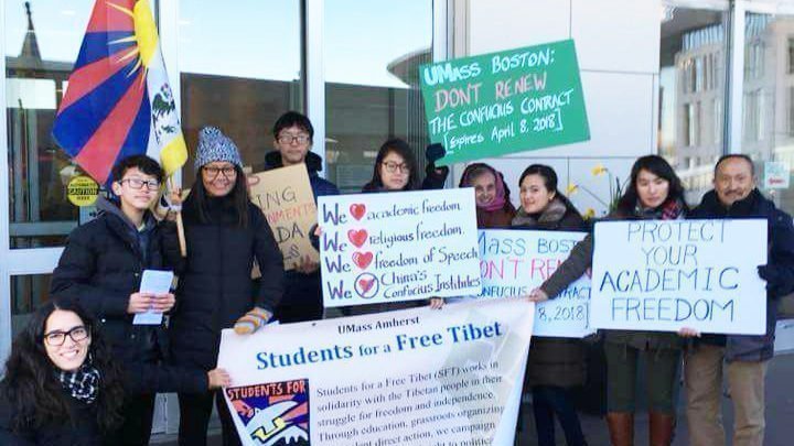 流亡藏人展開在線請願活動，呼籲美國塔夫茨大學關閉「孔子學院」