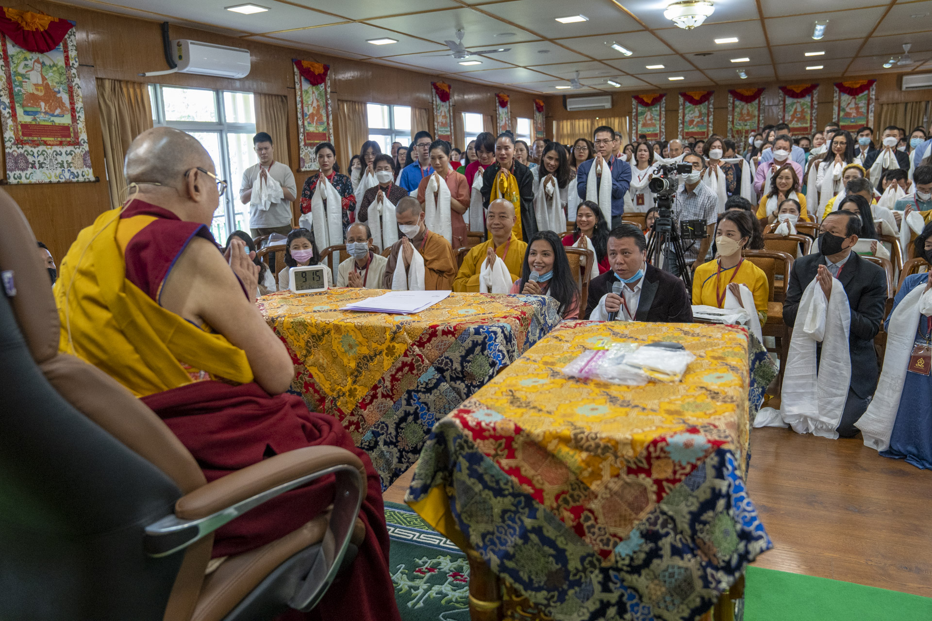 达赖喇嘛会见越南民间参访团明后两日传授缘起赞