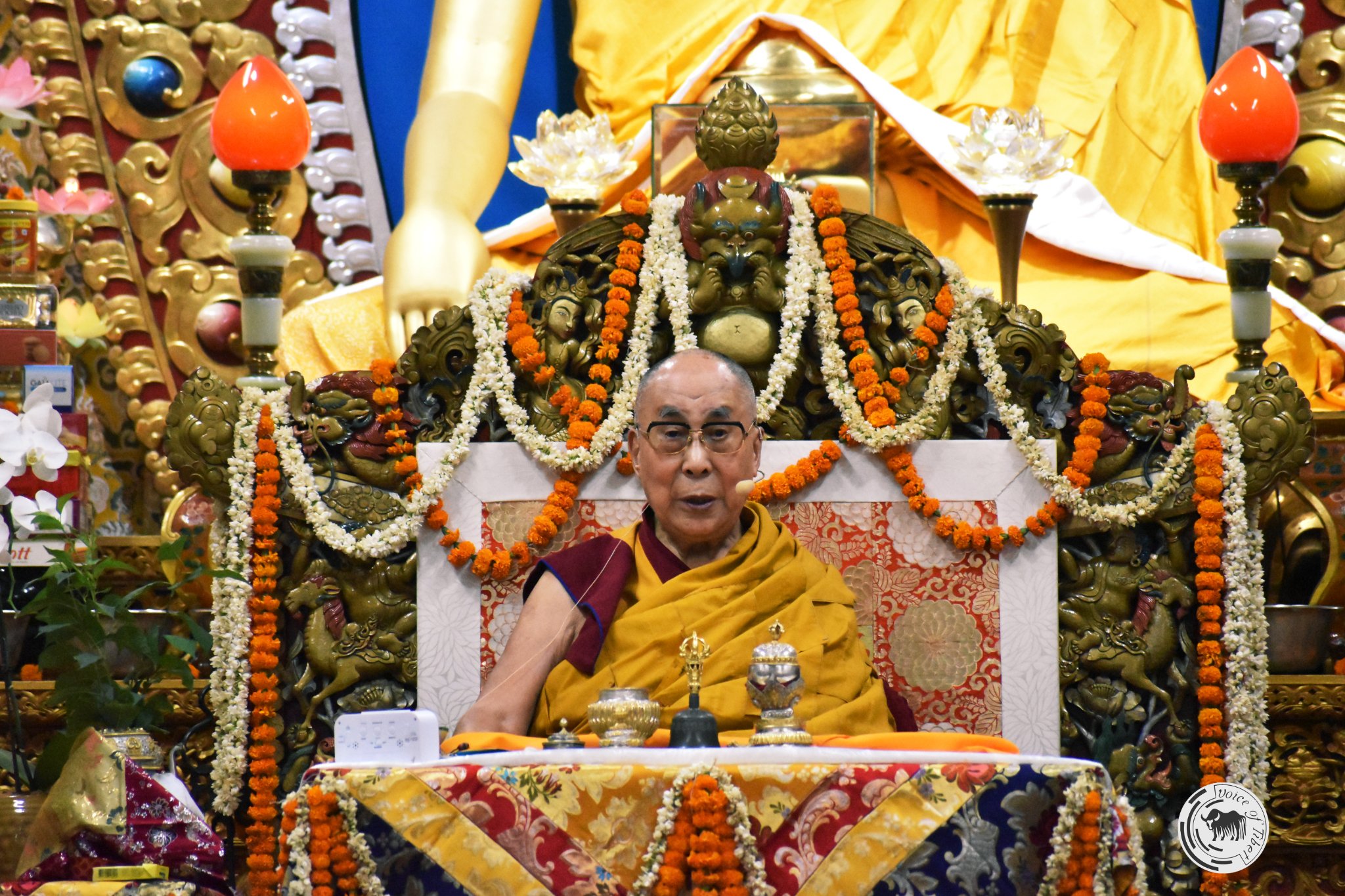 达赖喇嘛于达兰萨拉向信众传授为其两日的佛法