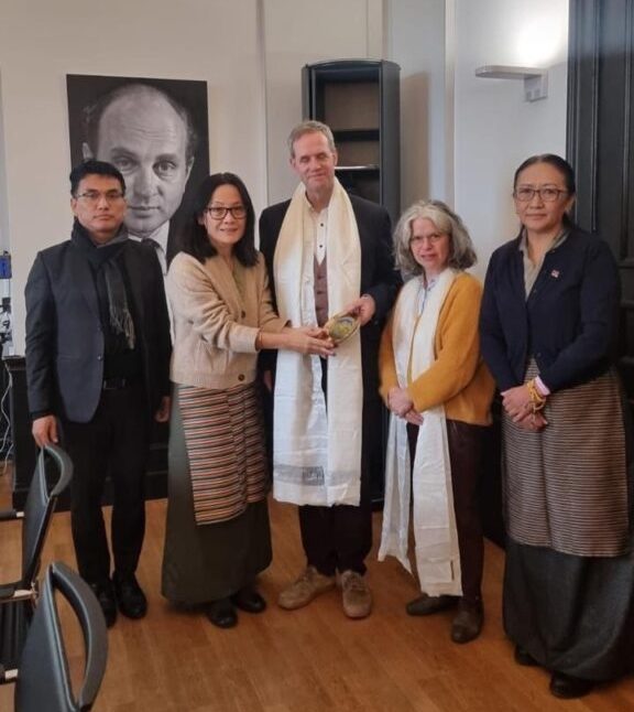 d67feb63-fbc1-4552-a4c1-983f65f6972a-576x1024